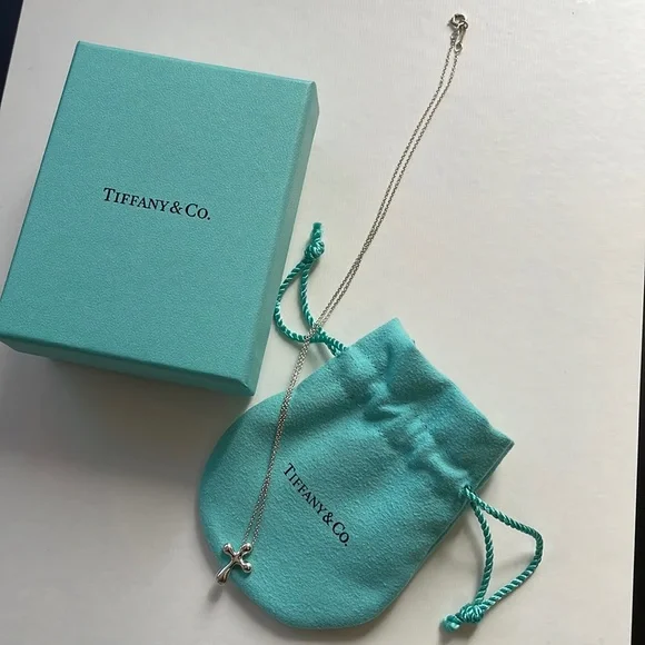 Sold💓TIFFANY & CO.
Cross Pendant Necklace💓 - Picture 3 of 11